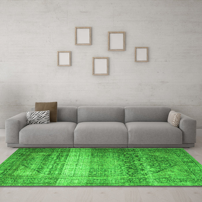 Machine Washable Persian Green Traditional Area Rugs in a Living Room,, wshtr3973grn
