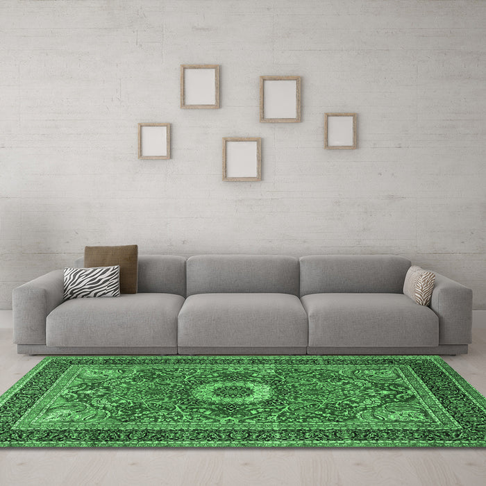 Machine Washable Persian Emerald Green Traditional Area Rugs in a Living Room,, wshtr3974emgrn