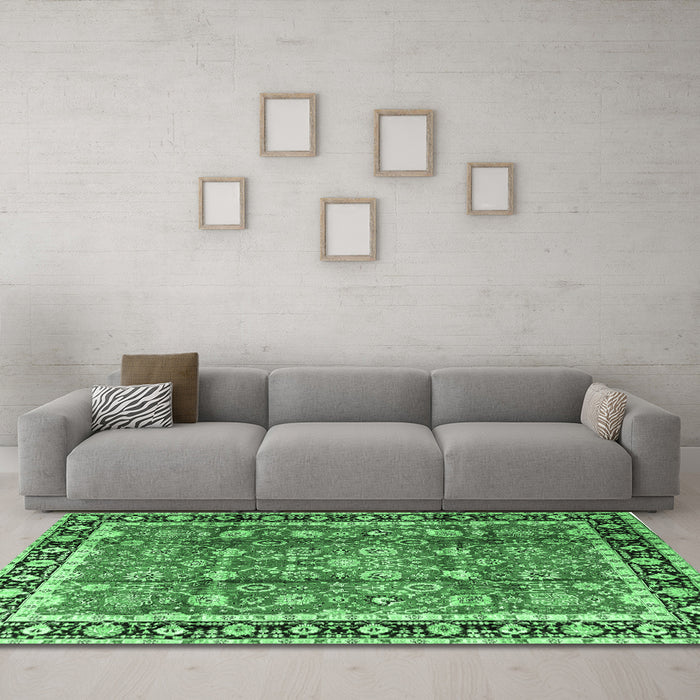 Machine Washable Persian Emerald Green Traditional Area Rugs in a Living Room,, wshtr3977emgrn