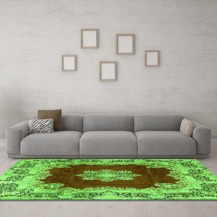 Machine Washable Medallion Green Traditional Area Rugs in a Living Room,, wshtr3979grn