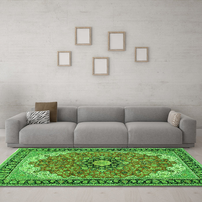 Machine Washable Medallion Green Traditional Area Rugs in a Living Room,, wshtr397grn