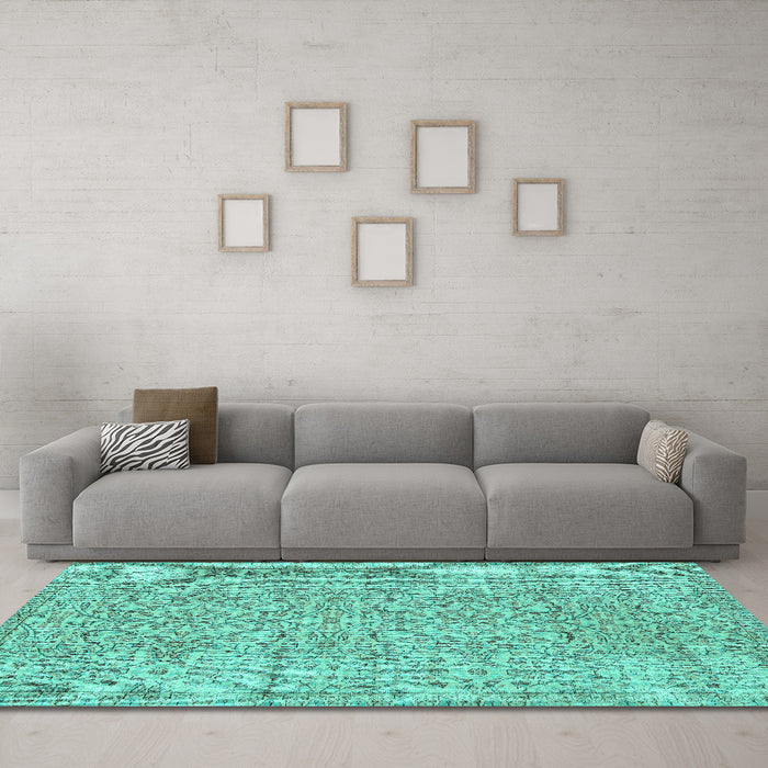 Machine Washable Persian Turquoise Traditional Area Rugs in a Living Room,, wshtr3988turq