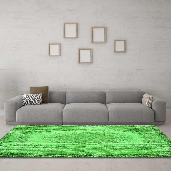 Machine Washable Persian Green Traditional Area Rugs in a Living Room,, wshtr3989grn