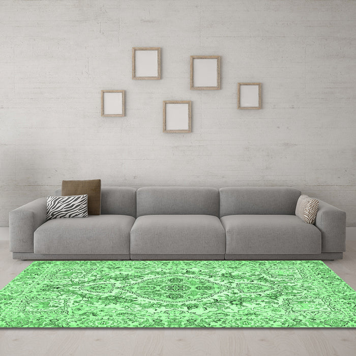 Machine Washable Medallion Emerald Green Traditional Area Rugs in a Living Room,, wshtr398emgrn