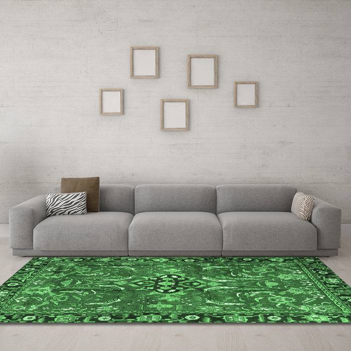 Machine Washable Persian Emerald Green Traditional Area Rugs in a Living Room,, wshtr3990emgrn