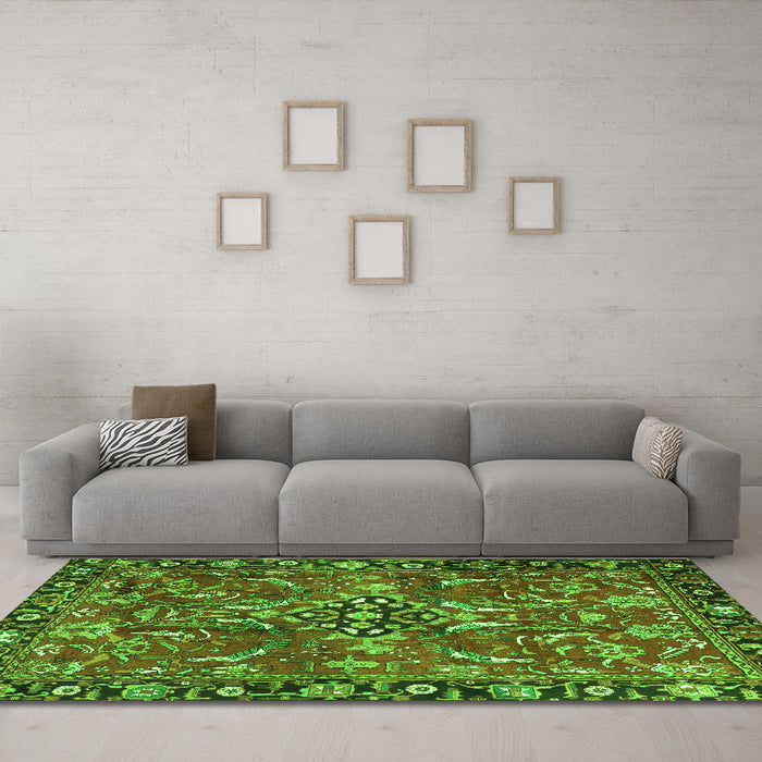 Machine Washable Persian Green Traditional Area Rugs in a Living Room,, wshtr3990grn