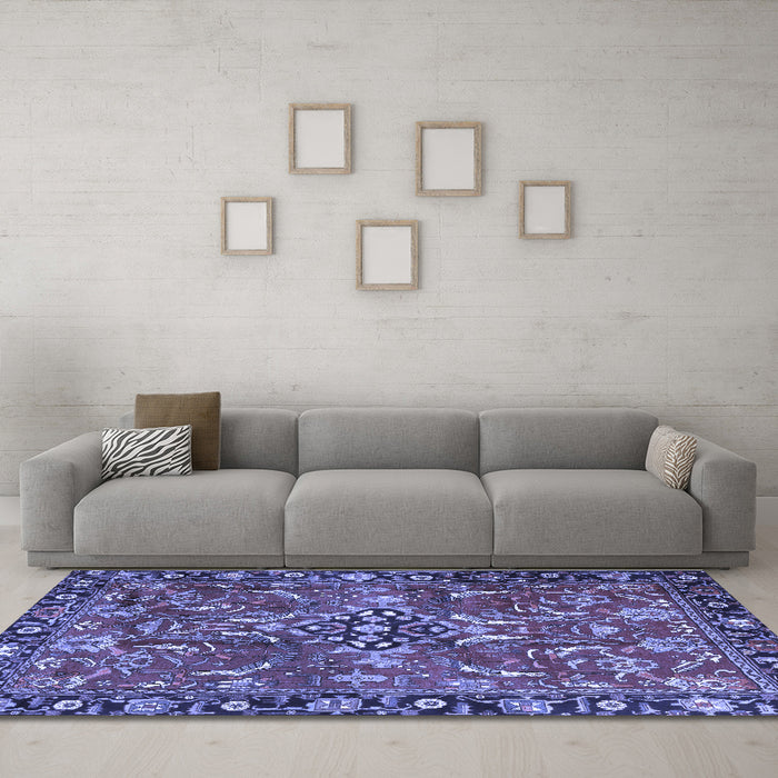 Machine Washable Persian Blue Traditional Rug in a Living Room, wshtr3990blu