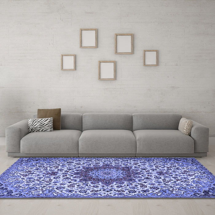 Machine Washable Medallion Blue Traditional Rug in a Living Room, wshtr3992blu