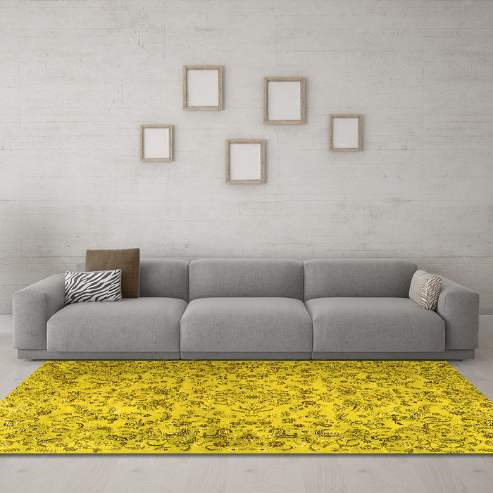 Machine Washable Persian Yellow Traditional Rug in a Living Room, wshtr3995yw