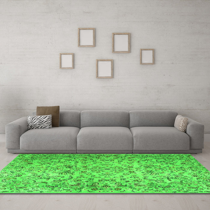 Machine Washable Persian Green Traditional Area Rugs in a Living Room,, wshtr3995grn