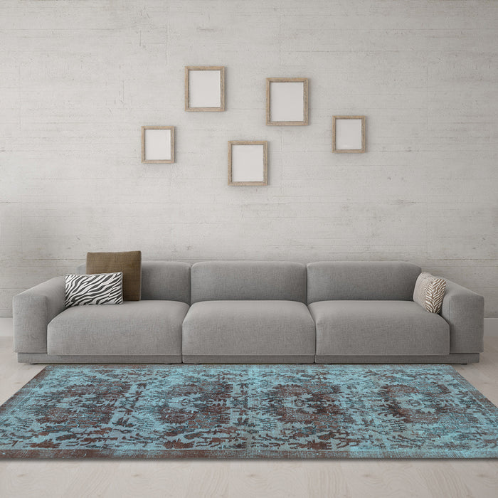 Machine Washable Persian Light Blue Traditional Rug in a Living Room, wshtr3996lblu