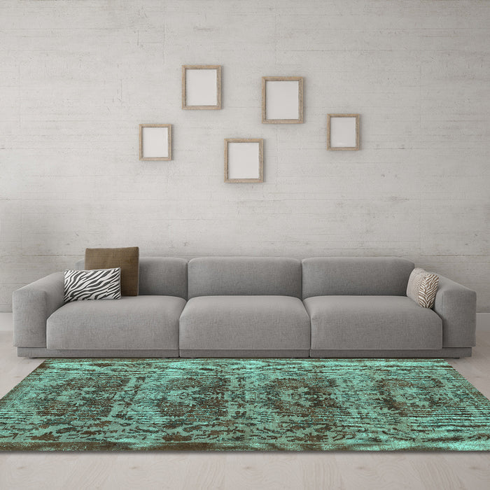 Machine Washable Persian Turquoise Traditional Area Rugs in a Living Room,, wshtr3996turq