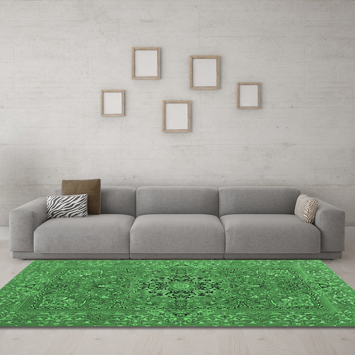 Machine Washable Persian Emerald Green Traditional Area Rugs in a Living Room,, wshtr3emgrn