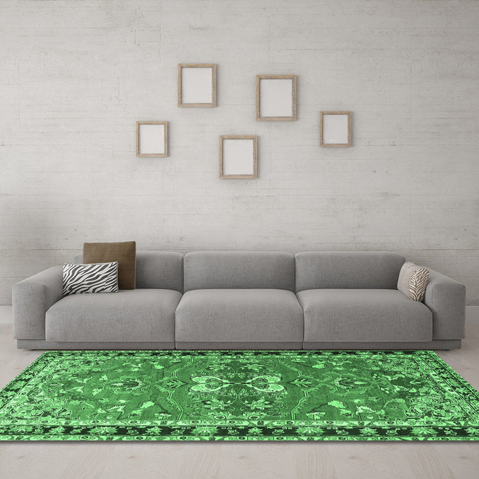 Machine Washable Persian Emerald Green Traditional Area Rugs in a Living Room,, wshtr4001emgrn