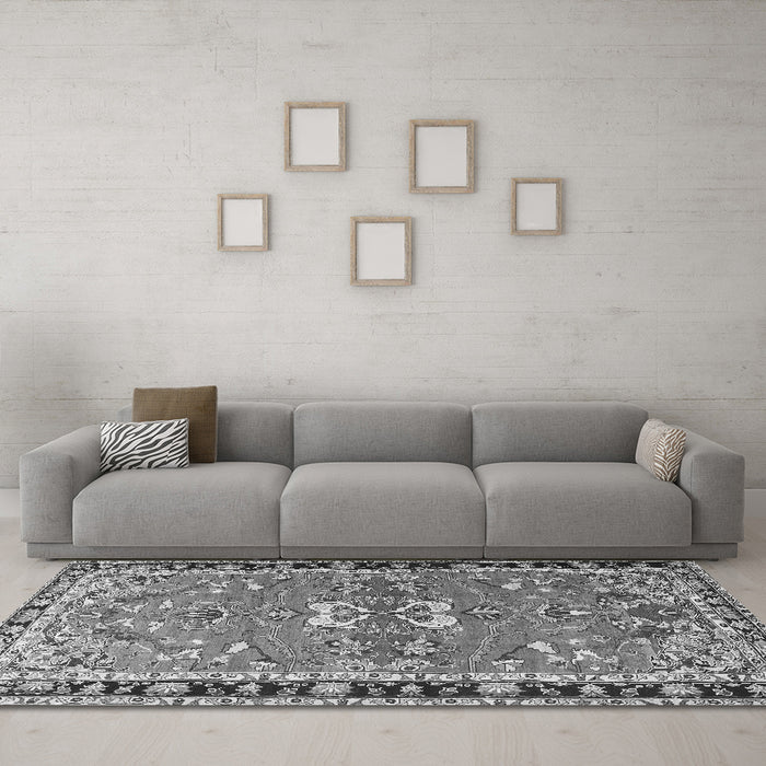 Machine Washable Persian Gray Traditional Rug in a Living Room,, wshtr4001gry