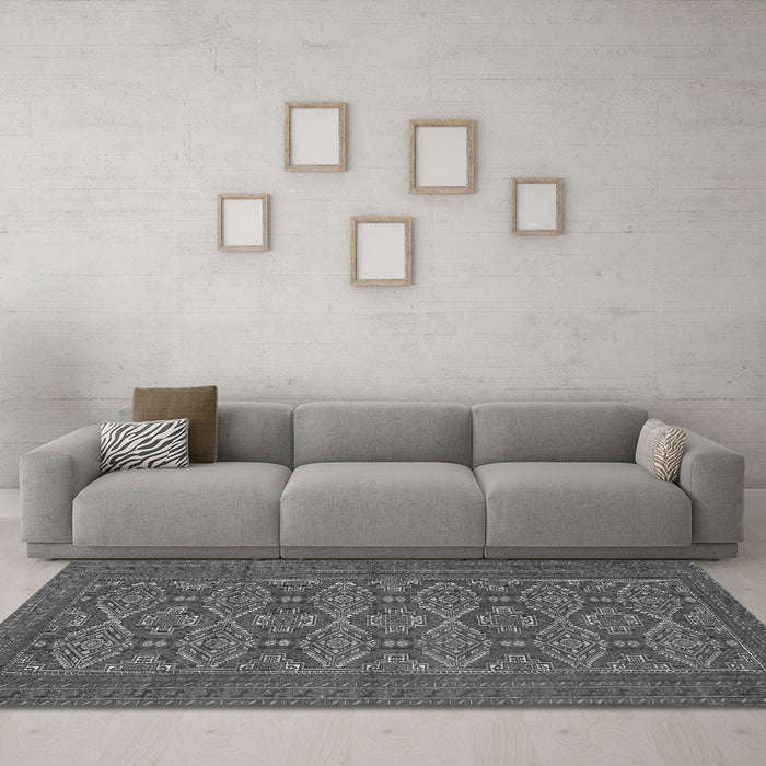Machine Washable Persian Gray Traditional Rug in a Living Room,, wshtr4002gry
