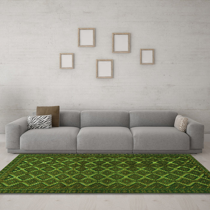 Machine Washable Persian Green Traditional Area Rugs in a Living Room,, wshtr4004grn