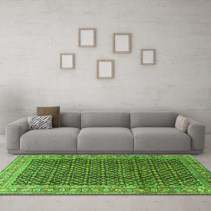 Machine Washable Persian Green Traditional Area Rugs in a Living Room,, wshtr4006grn