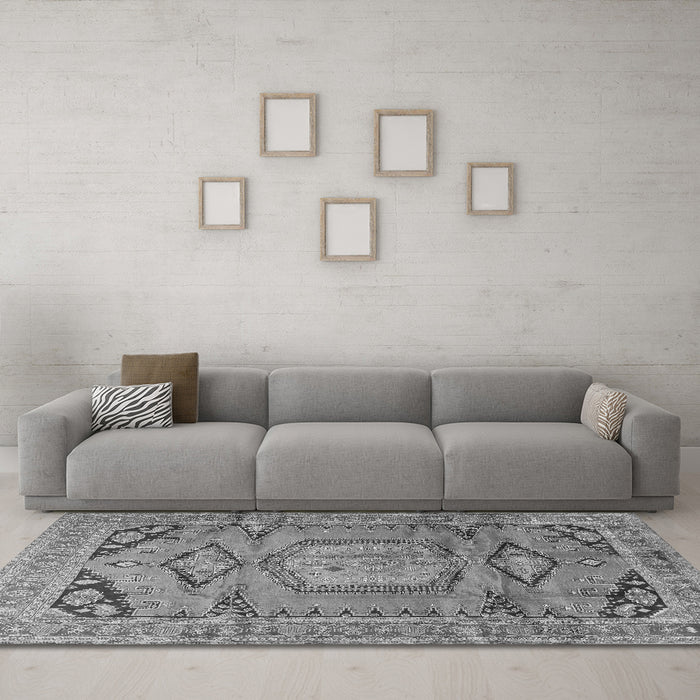 Machine Washable Persian Gray Traditional Rug in a Living Room,, wshtr4007gry