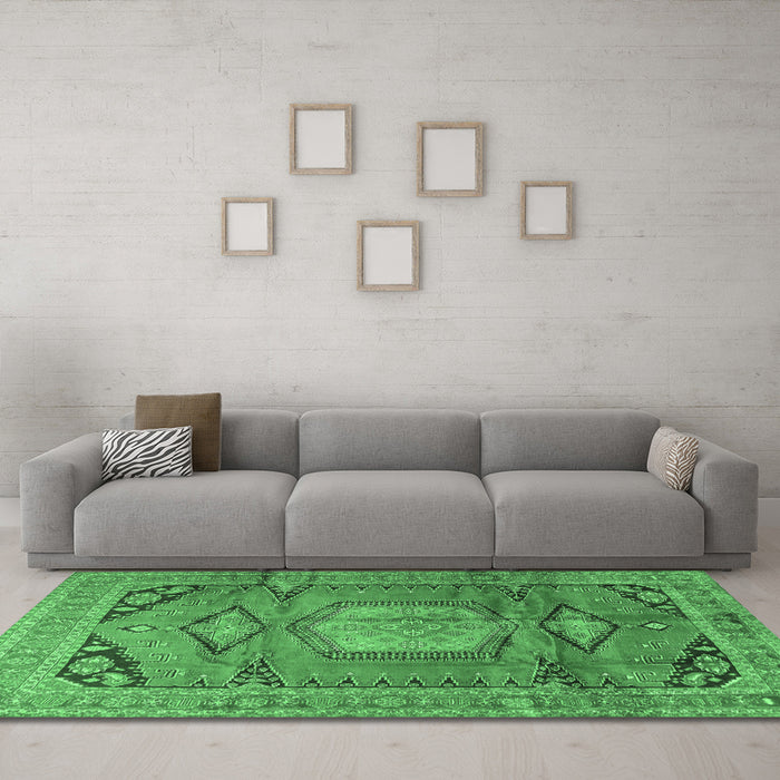 Machine Washable Persian Emerald Green Traditional Area Rugs in a Living Room,, wshtr4007emgrn