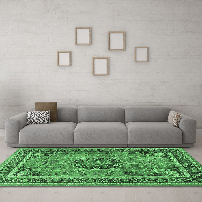 Machine Washable Medallion Emerald Green Traditional Area Rugs in a Living Room,, wshtr4008emgrn