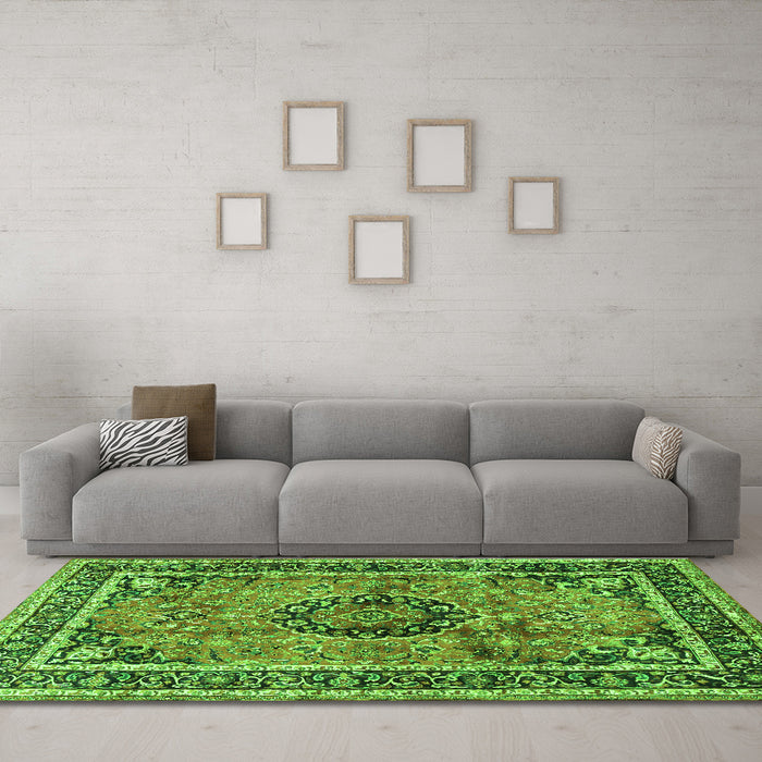 Machine Washable Medallion Green Traditional Area Rugs in a Living Room,, wshtr4008grn