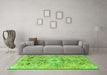 Machine Washable Persian Green Traditional Area Rugs in a Living Room,, wshtr4009grn