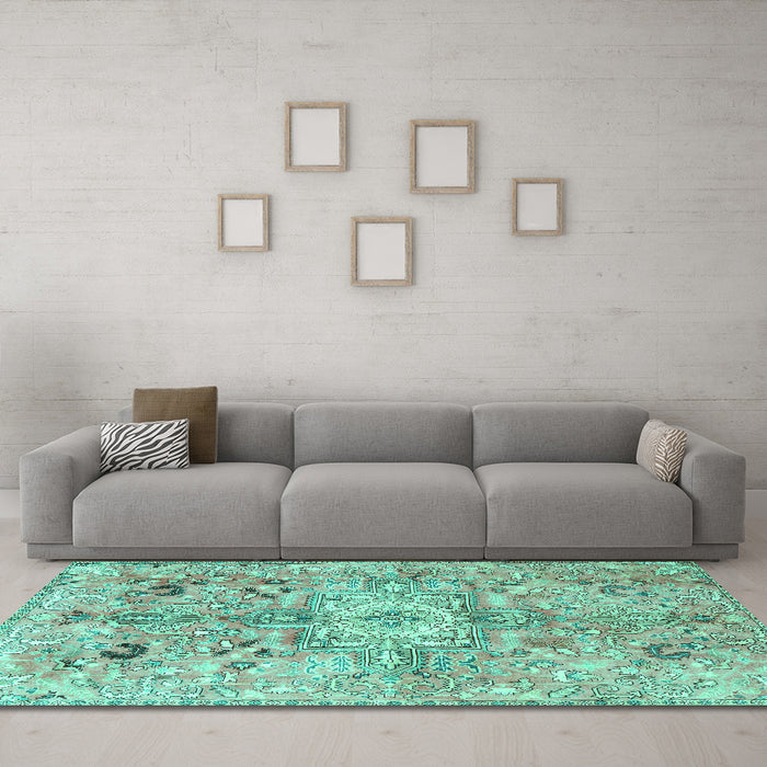 Machine Washable Persian Turquoise Traditional Area Rugs in a Living Room,, wshtr4009turq