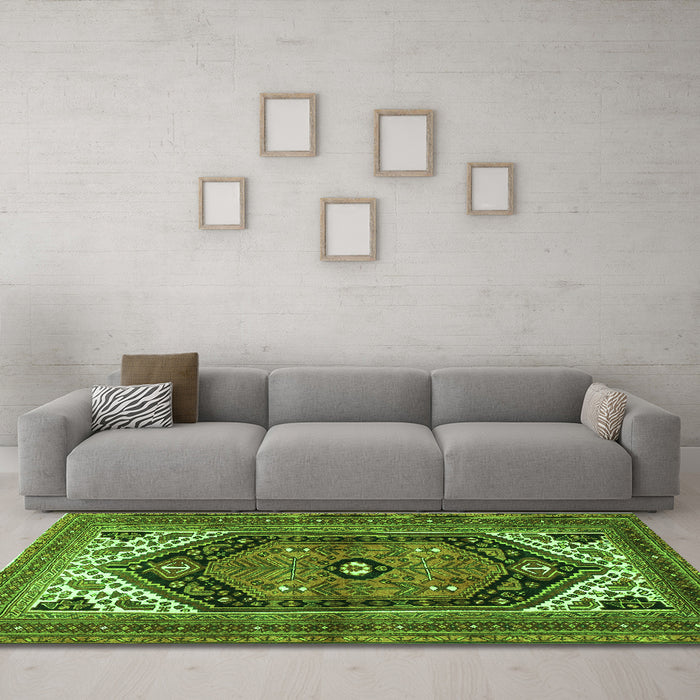 Machine Washable Persian Green Traditional Area Rugs in a Living Room,, wshtr400grn