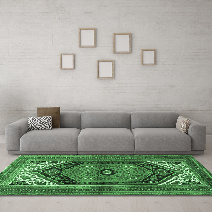 Machine Washable Persian Emerald Green Traditional Area Rugs in a Living Room,, wshtr400emgrn