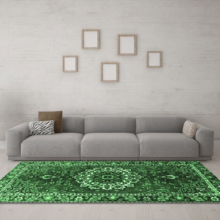 Machine Washable Medallion Emerald Green Traditional Area Rugs in a Living Room,, wshtr4010emgrn