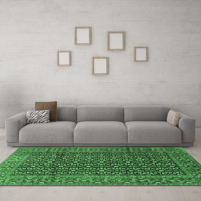Machine Washable Persian Emerald Green Traditional Area Rugs in a Living Room,, wshtr4011emgrn