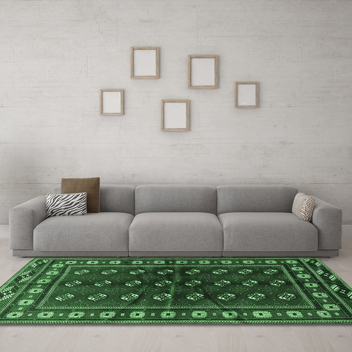 Machine Washable Persian Emerald Green Traditional Area Rugs in a Living Room,, wshtr4013emgrn