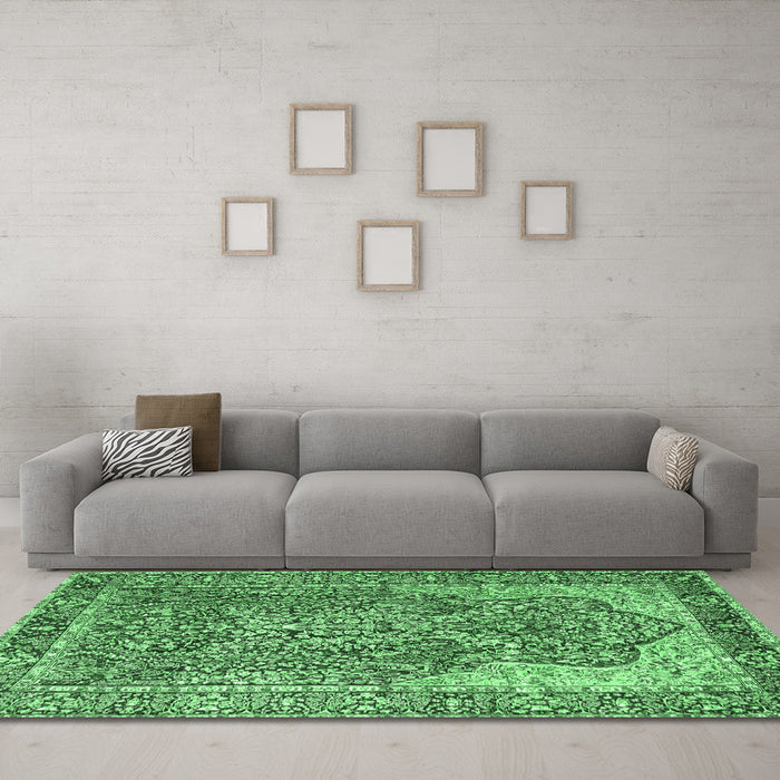 Machine Washable Persian Emerald Green Traditional Area Rugs in a Living Room,, wshtr4014emgrn