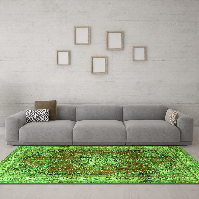 Machine Washable Persian Green Traditional Area Rugs in a Living Room,, wshtr4015grn