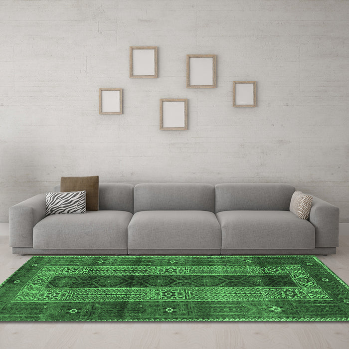 Machine Washable Persian Emerald Green Traditional Area Rugs in a Living Room,, wshtr4017emgrn