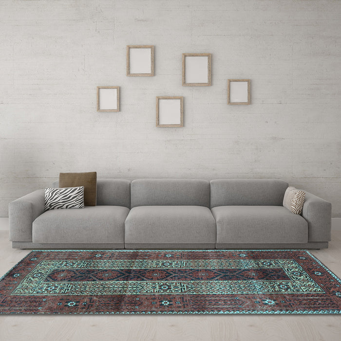 Machine Washable Persian Light Blue Traditional Rug in a Living Room, wshtr4017lblu