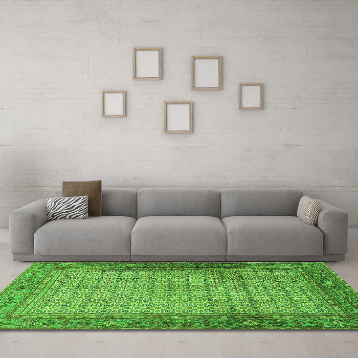 Machine Washable Persian Green Traditional Area Rugs in a Living Room,, wshtr4018grn