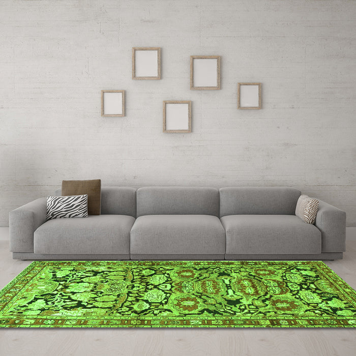 Machine Washable Persian Green Traditional Area Rugs in a Living Room,, wshtr4019grn