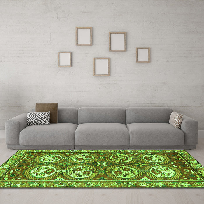 Machine Washable Persian Green Traditional Area Rugs in a Living Room,, wshtr4020grn