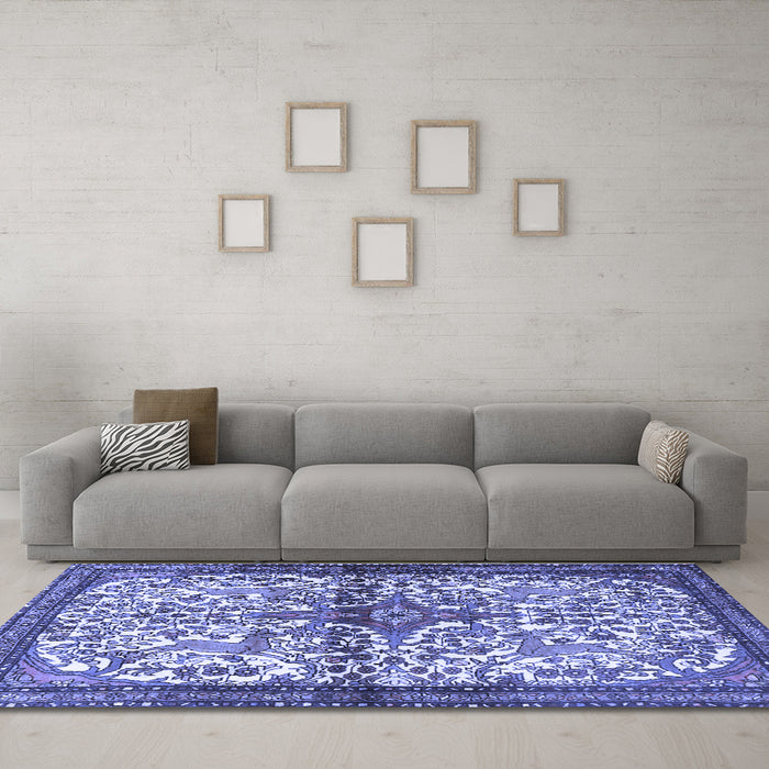 Machine Washable Persian Blue Traditional Rug in a Living Room, wshtr4021blu