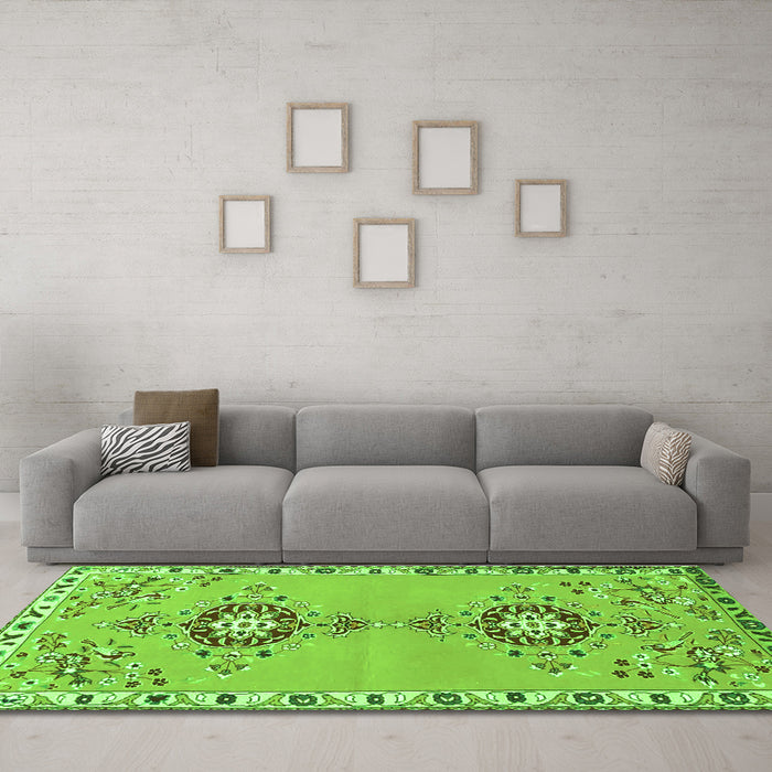Machine Washable Persian Green Traditional Area Rugs in a Living Room,, wshtr4023grn