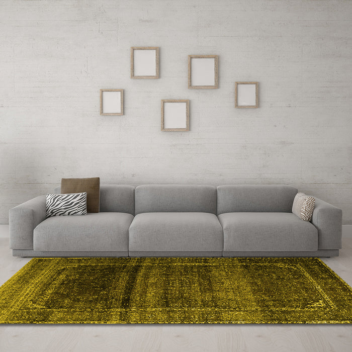 Machine Washable Persian Yellow Traditional Rug in a Living Room, wshtr4025yw