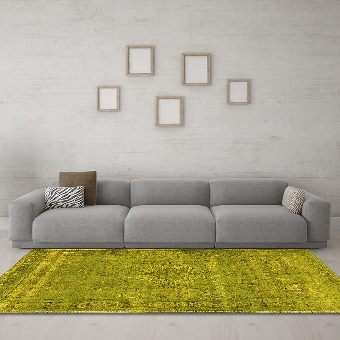 Machine Washable Persian Yellow Traditional Rug in a Living Room, wshtr4026yw