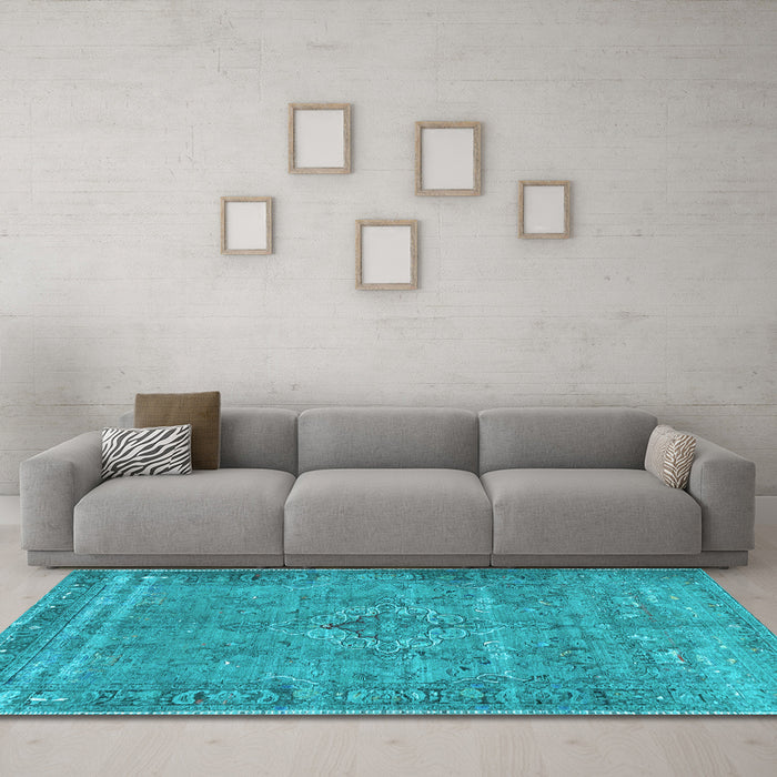 Machine Washable Persian Light Blue Traditional Rug in a Living Room, wshtr4026lblu