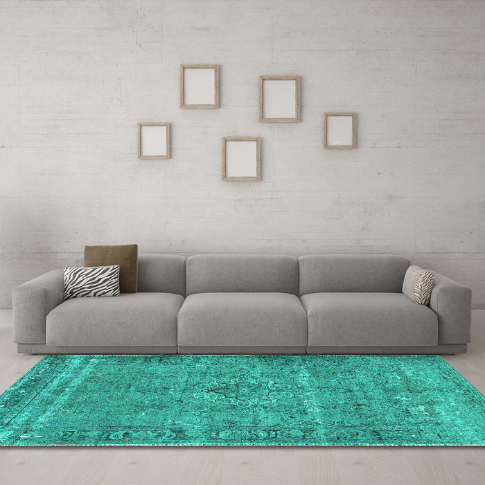 Machine Washable Persian Turquoise Traditional Area Rugs in a Living Room,, wshtr4026turq
