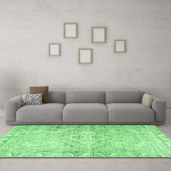Machine Washable Persian Emerald Green Traditional Area Rugs in a Living Room,, wshtr4027emgrn