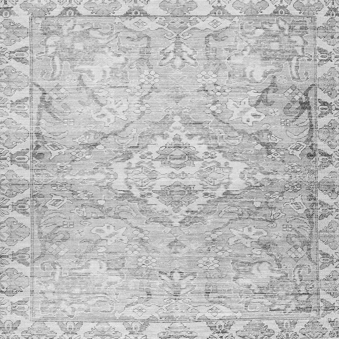 Round Machine Washable Persian Gray Traditional Rug, wshtr4027gry