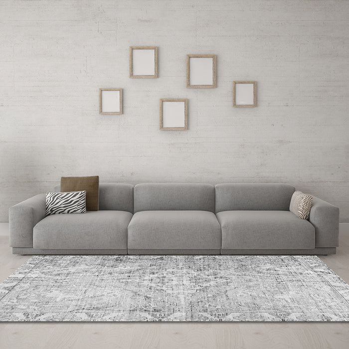 Machine Washable Persian Gray Traditional Rug in a Living Room,, wshtr4027gry