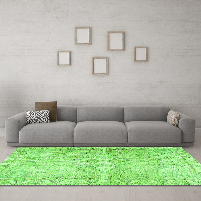 Machine Washable Persian Green Traditional Area Rugs in a Living Room,, wshtr4027grn